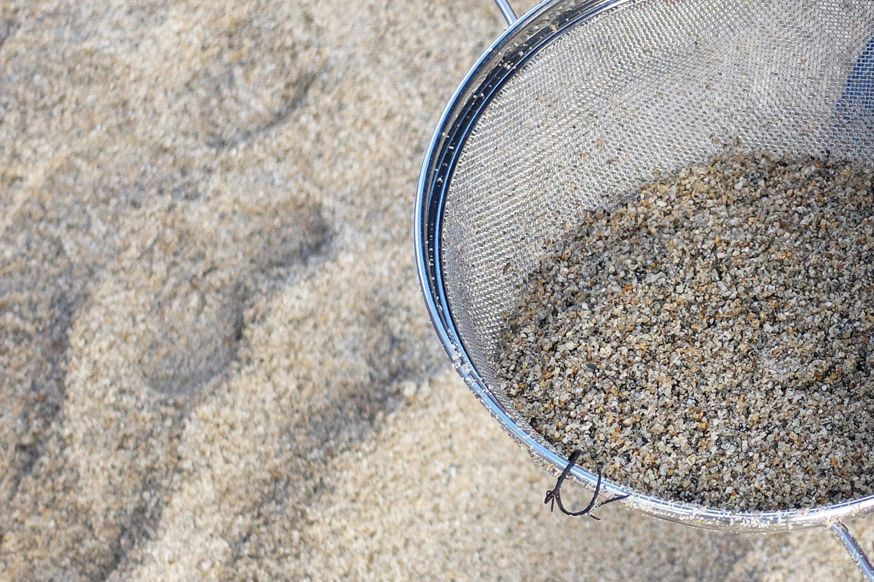 seiving sand for microplastics